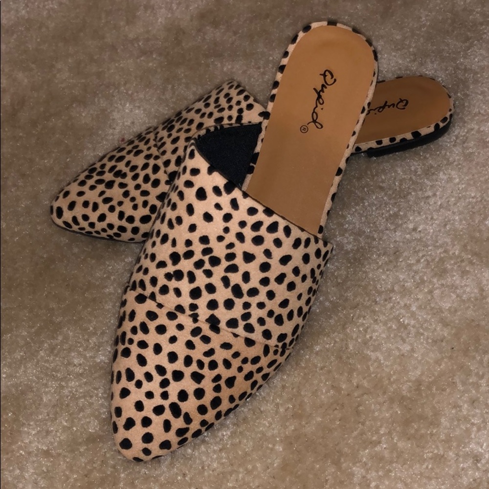 Leopard print flats